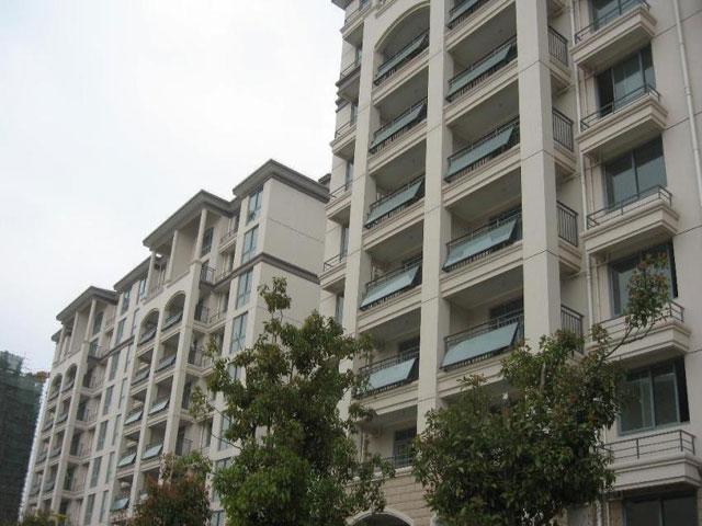 蘇州某樓盤陽臺壁掛式熱水工程
