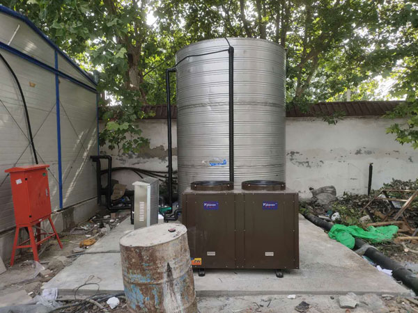 中建集團(tuán)濟(jì)寧建筑工地安裝15噸空氣能熱水器系統(tǒng)
