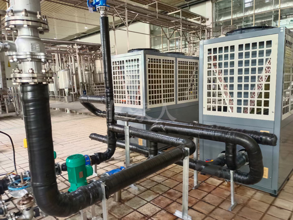 風(fēng)冷熱泵冷水機(jī)組給廠房或設(shè)備機(jī)房降溫節(jié)能50%以上