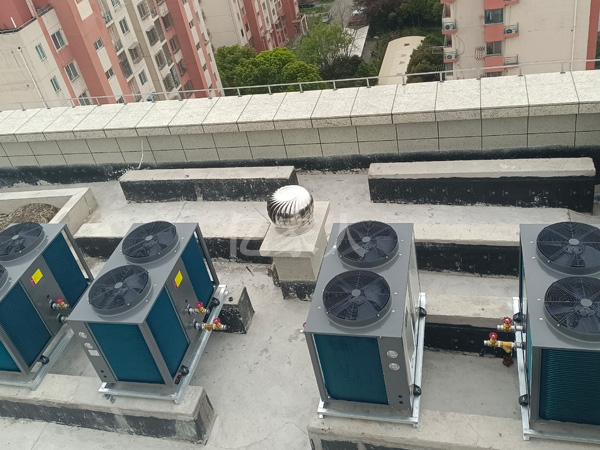上海曙建村敬老院90噸太陽能加空氣能熱水工程完工
