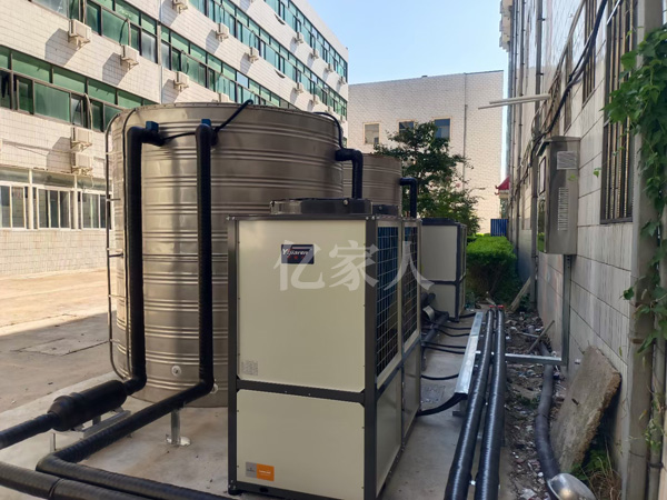淮安文通中學(xué)宿舍樓31噸空氣源熱泵系統(tǒng)交付運行