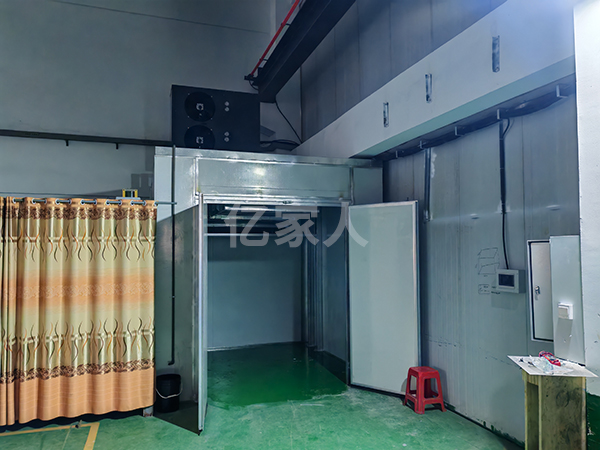 空氣能熱泵烘干機(jī)助力加熱模具、烘干涂料等環(huán)節(jié)