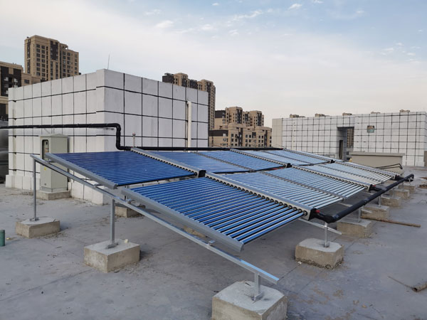無錫卓晨員工澡堂安裝太陽能和電鍋爐結(jié)合熱水工程