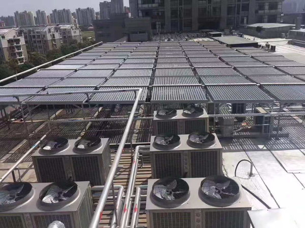 億家人工業(yè)太陽能和高溫?zé)岜脩?yīng)用在原油罐加熱中