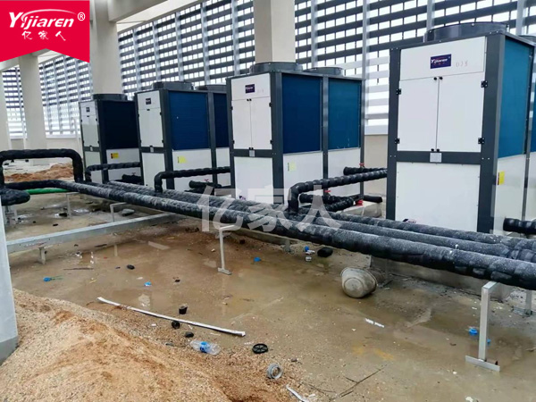 江西南昌科技園平板太陽能和空氣能結(jié)合熱水工程