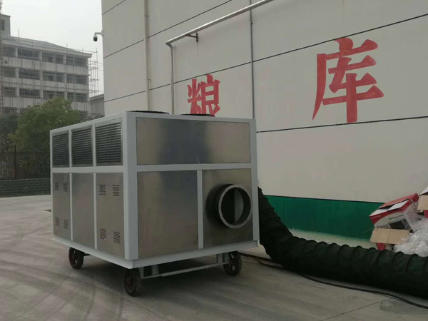 億家人水冷式熱泵機(jī)組給大米倉儲(chǔ)倉庫降溫