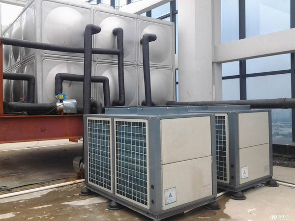 張家港青少年實(shí)踐基地安裝熱泵熱水器商用機(jī)